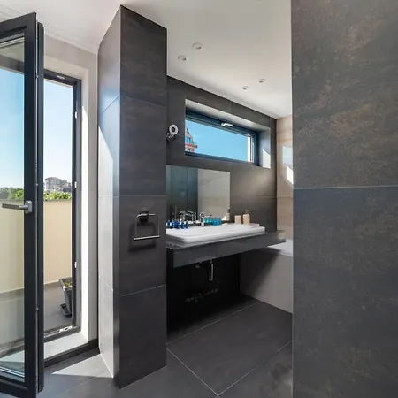 Classic Apartment Warna